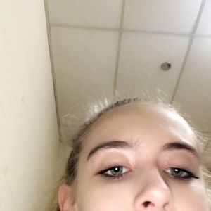 Meet your Posher, Corinne